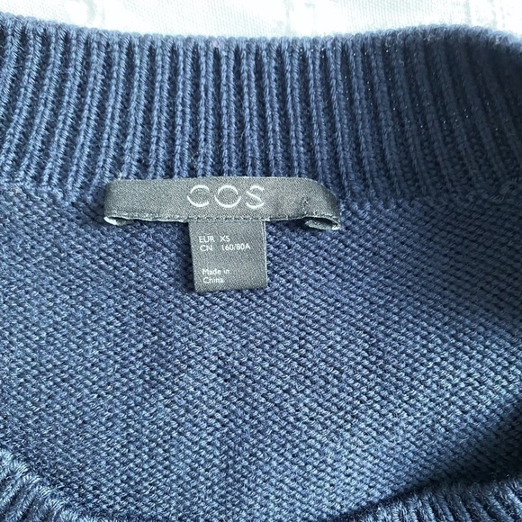 COS 100% WOOL NAVY SIDE BUTTON CREWNECK WIDE HALF SLEEVES KNITTED SWEATER - XS - Picture 6 of 9
